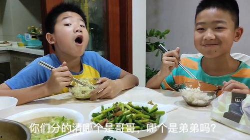 小侄子吃瓜小能手视频,小侄子吃瓜小能手视频走红网络