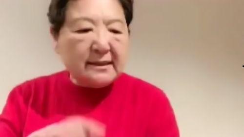 韩国老太太吃瓜视频,揭秘传统美食背后的故事