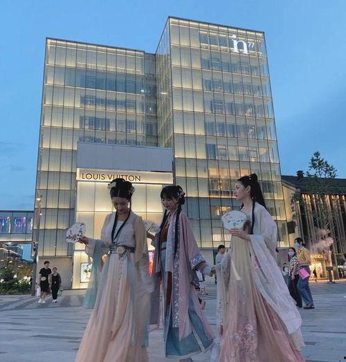 汉服小姐姐吃瓜视频网站,揭秘网络红人幕后生活