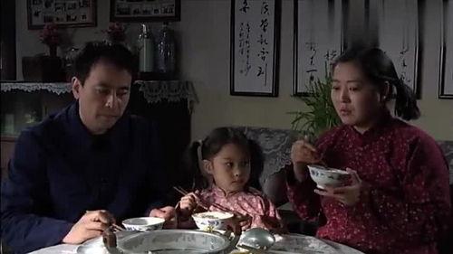 一人挨打全家吃瓜视频,一家人的“吃瓜”日常